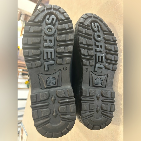 Sorel Dark Winter Boots - Picture 3 of 4